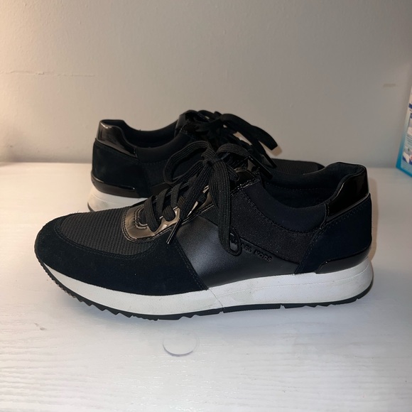 Michael Kors Trainer - Picture 2 of 4